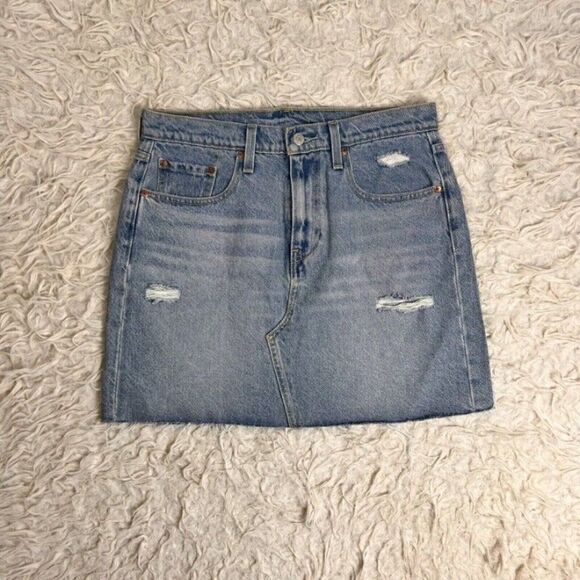 Levi’s High Rise Deconstructed Mini Skirt Women’s Size 30 Distressed NWOT - Picture 1 of 11
